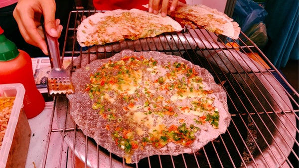 Night meet: Street snack every Vietnamese grew up on