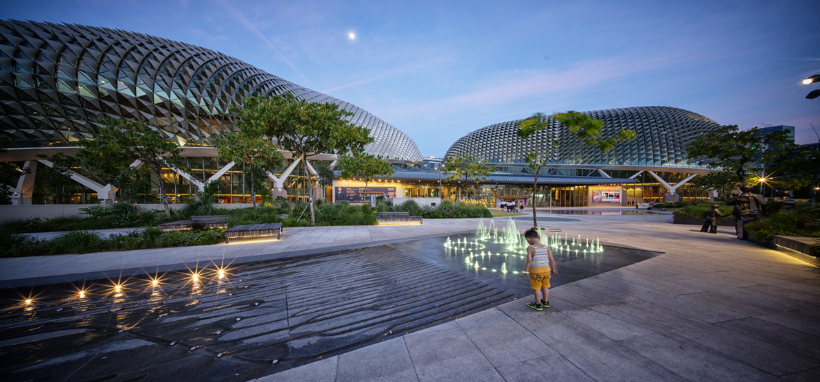 Esplanade Tour