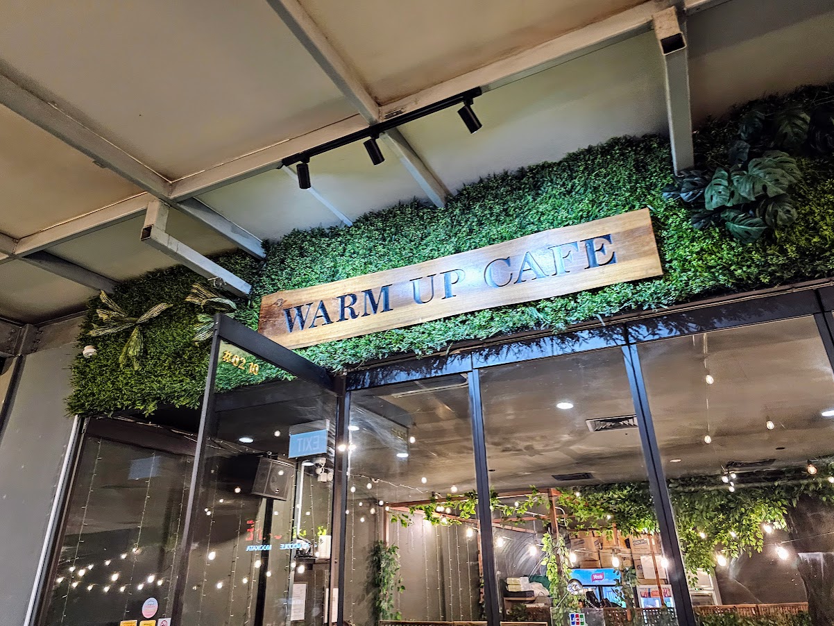 Warm Up Cafe (The Star Vista)